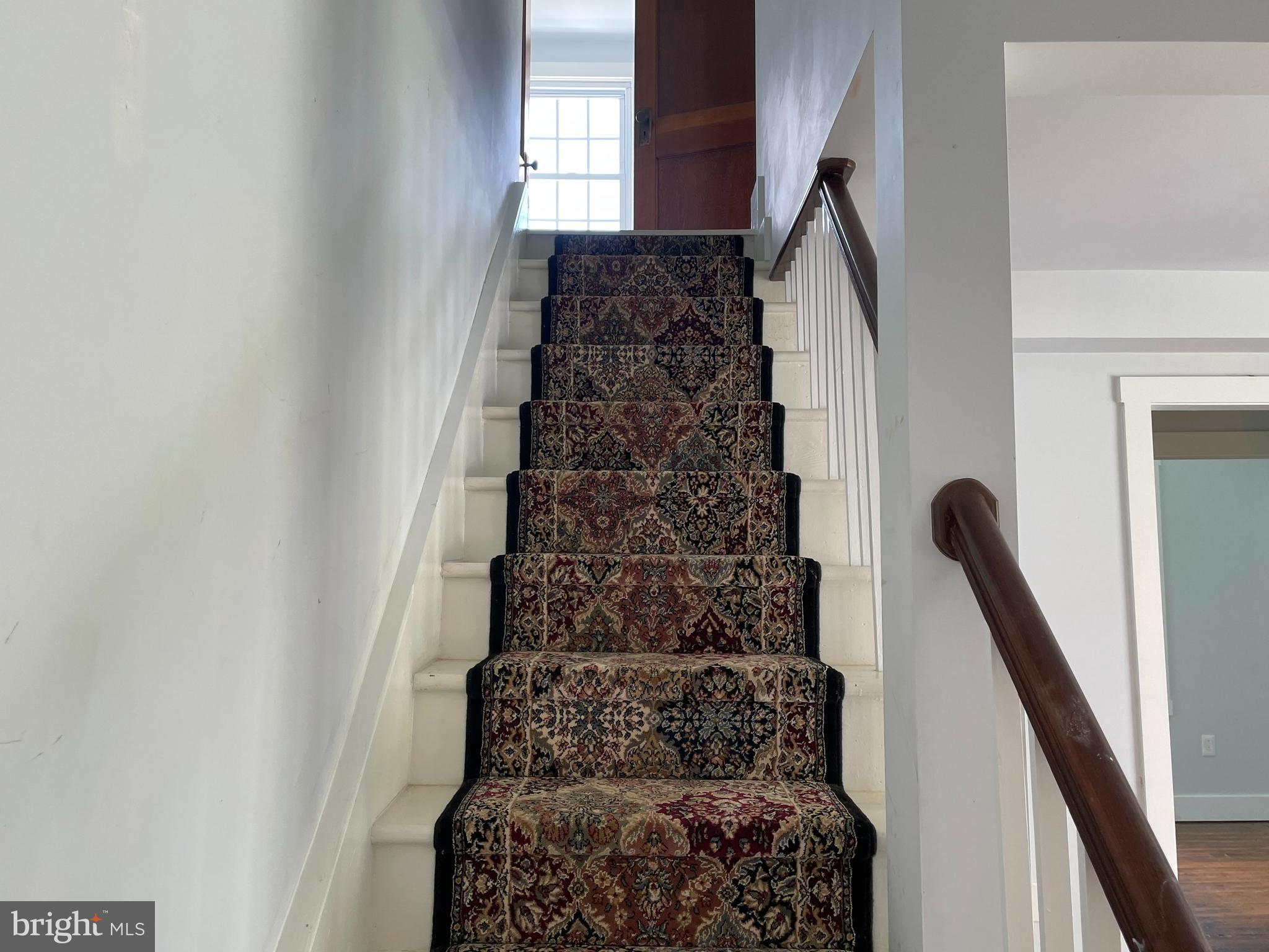 920 Fodderstack Road Flint Hill, VA 22627 - Photo 7 of 18 STAIRCASE