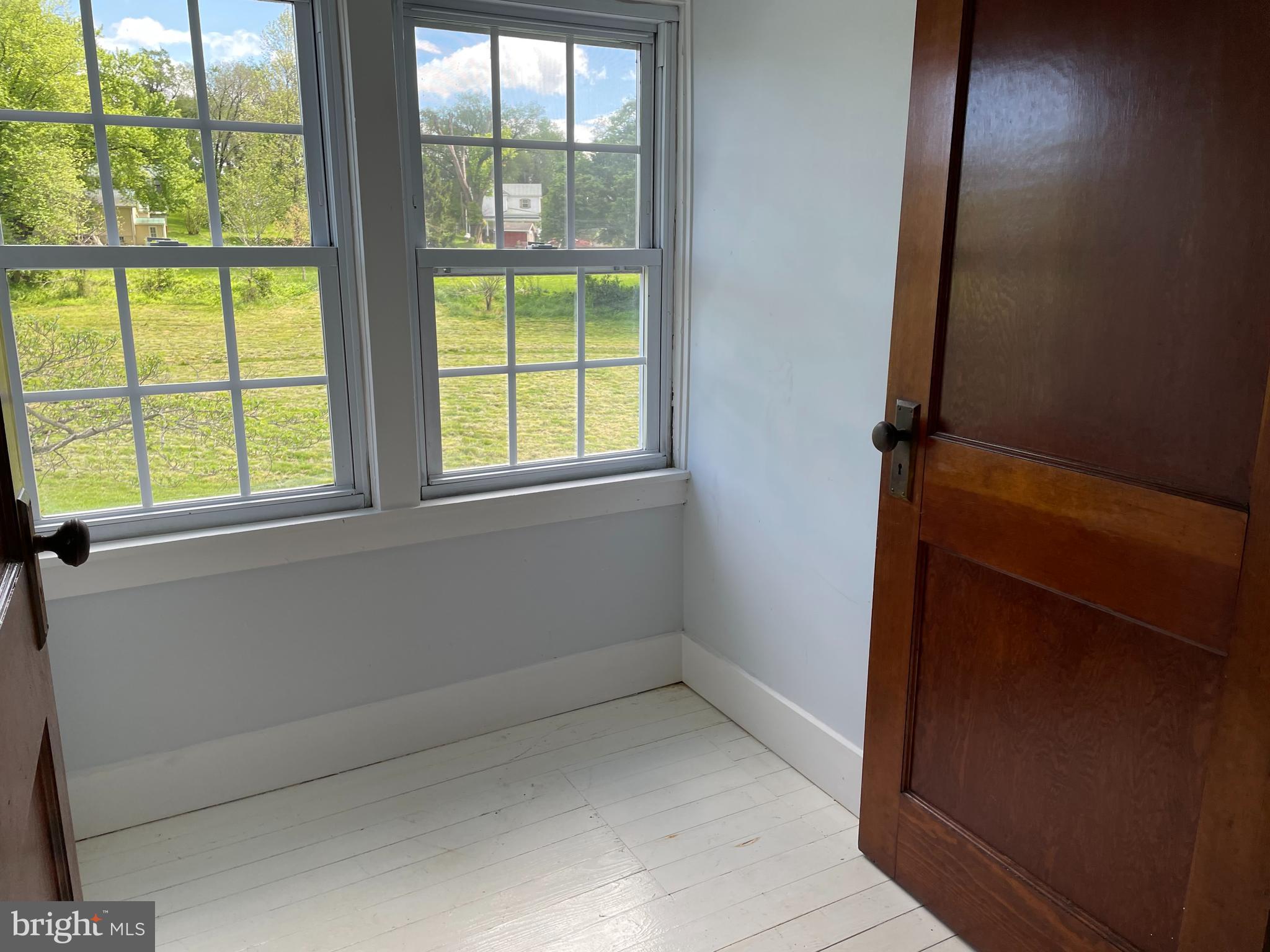 920 Fodderstack Road Flint Hill, VA 22627 - Photo 8 of 18 READING NOOK IN MASTER SUITE