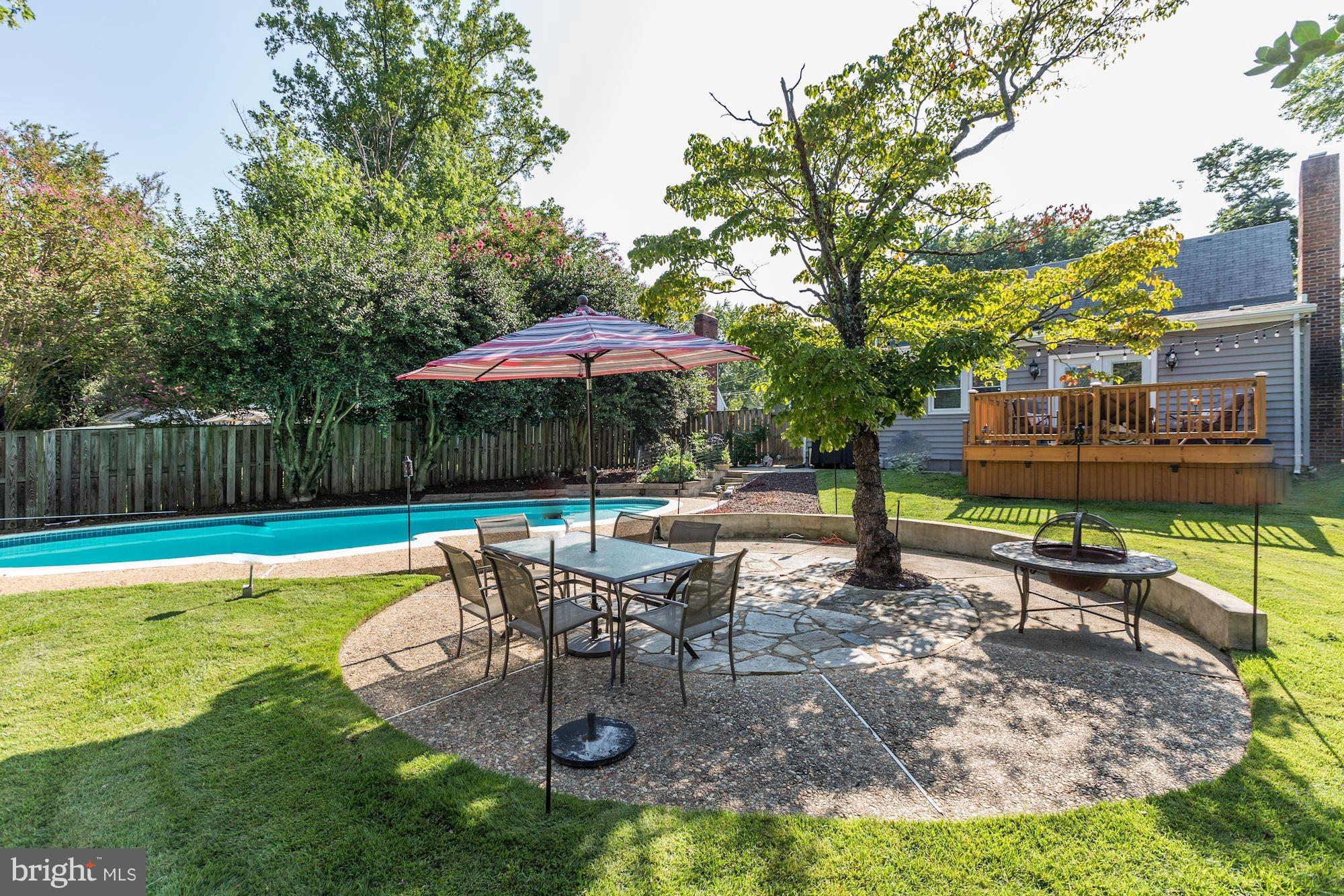 2926 Chestnut Road Edgewater, MD 21037 - Photo 20 of 30 Paved courtyard perfect for dining and drinks