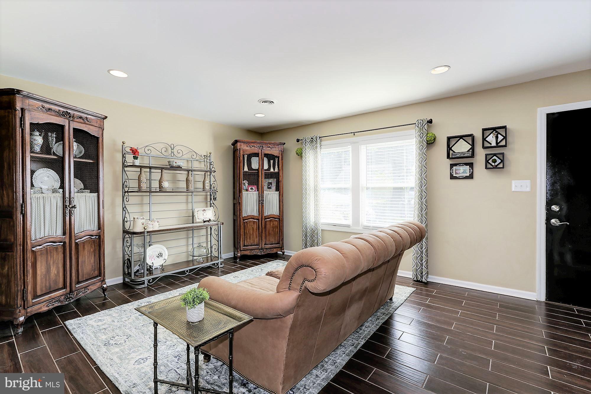 2926 Chestnut Road Edgewater, MD 21037 - Photo 5 of 30 Welcoming entry with large windows and fresh paint