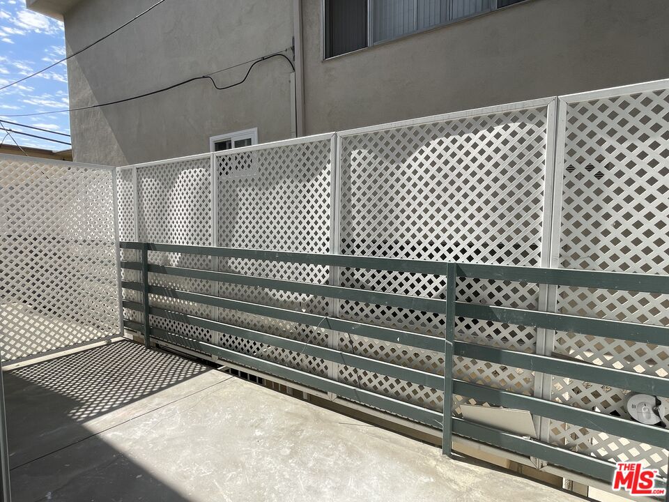 11738 Mayfield Avenue, Unit 114 Los Angeles, CA 90049 - Photo 10 of 25