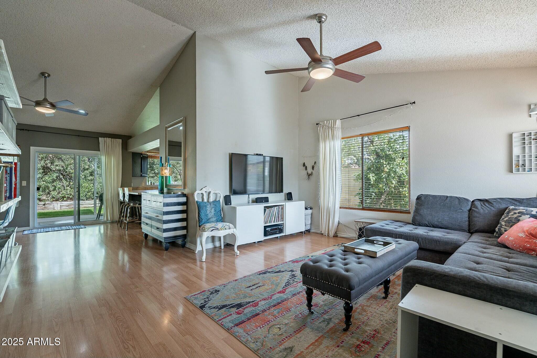 1220 East Utopia Road Phoenix, AZ 85024 - Photo 4 of 28 tempImageTG6MJx