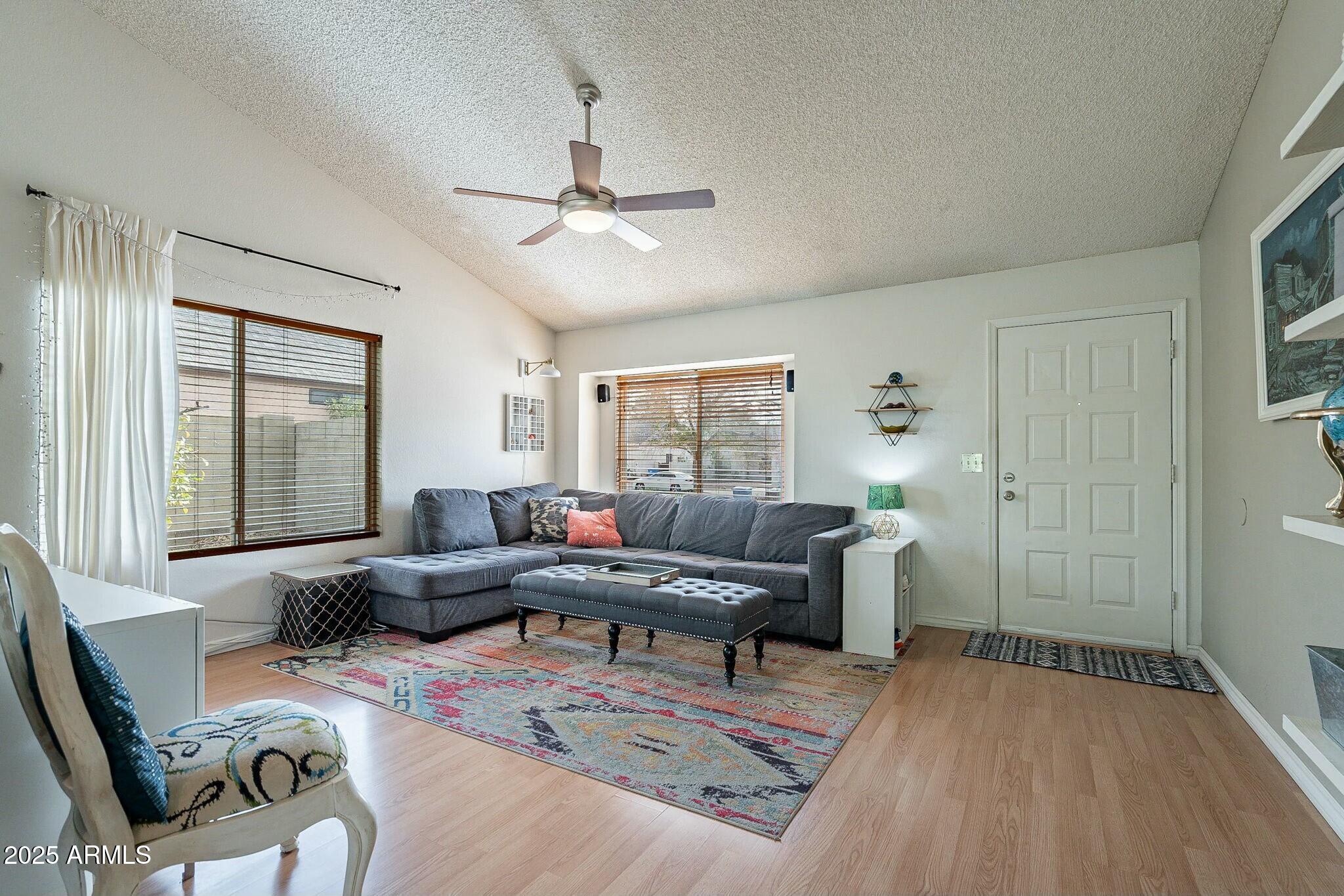 1220 East Utopia Road Phoenix, AZ 85024 - Photo 5 of 28 tempImageH67R7Z