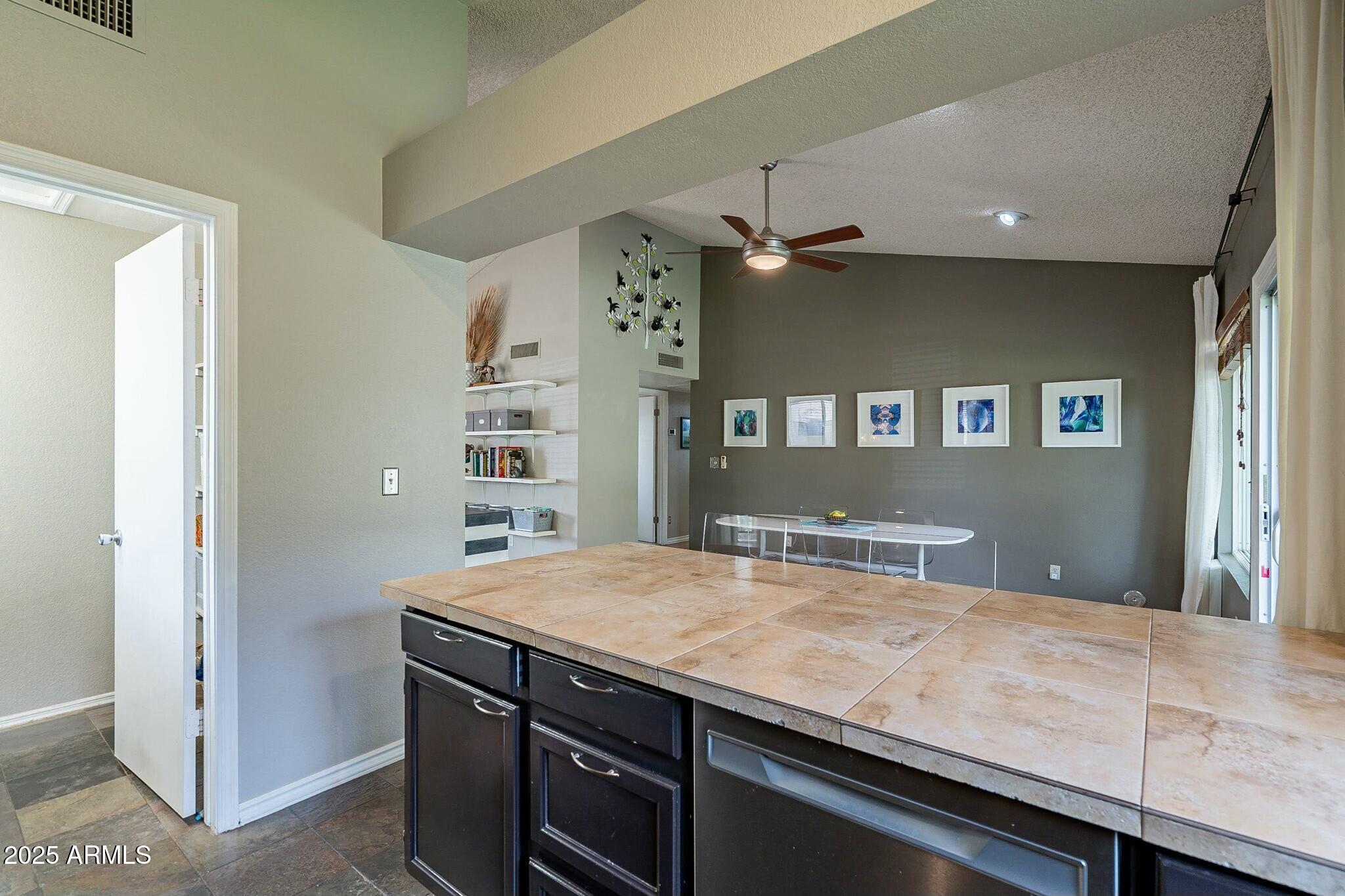 1220 East Utopia Road Phoenix, AZ 85024 - Photo 9 of 28 tempImageWFr1cx