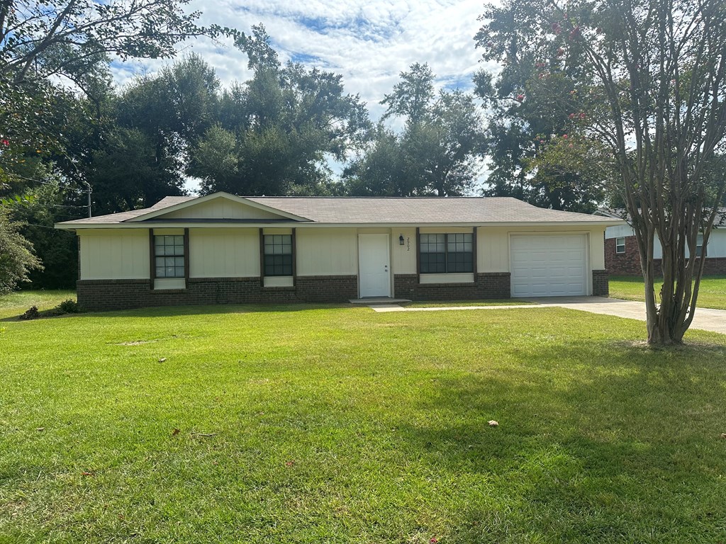 2902 Nottingham Way Dothan, AL 36305 - Photo 2 of 23