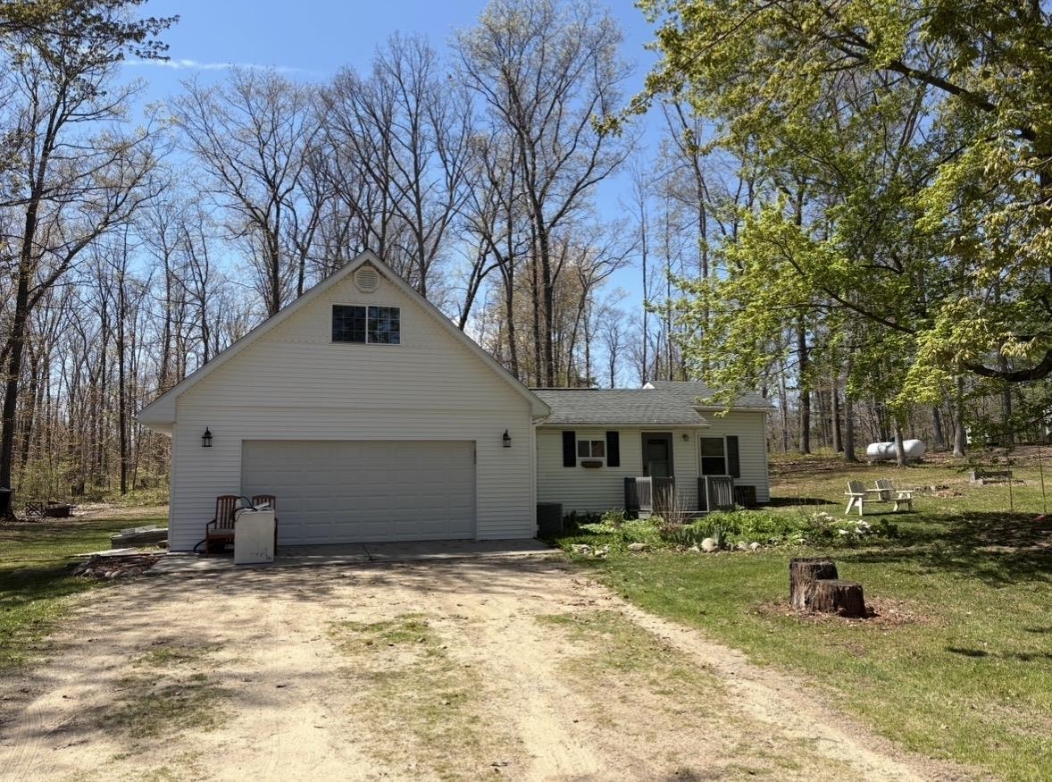3125 Deer Lake Road Harrison, MI 48625 - Photo 3 of 22