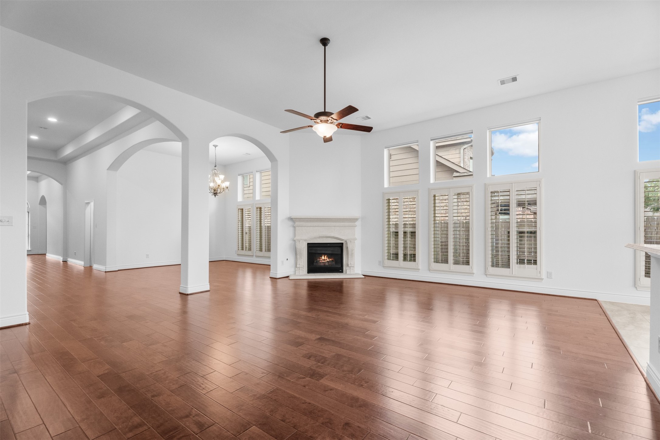 27318 Pendleton Trace Drive Spring, TX 77386 - Photo 2 of 47 Family room
