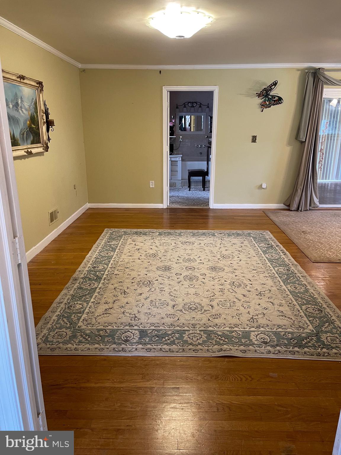 7012 Dolphin Road Lanham, MD 20706 - Photo 5 of 35 Living Room