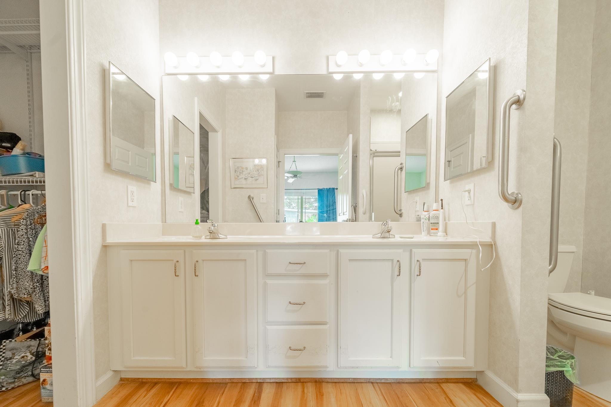 208 Hawthorne Circle Fairhope, AL 36532 - Photo 15 of 22 Bathroom