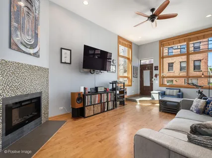 $649,900 | 1649 West Ontario Street, Unit 1W, Chicago, IL 60622