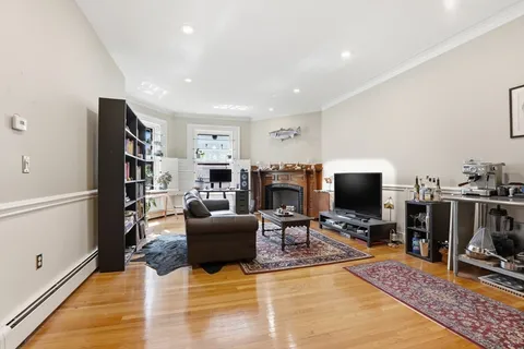 $799,000 | 258 Marlborough Street, Unit 2R, Boston, MA 02116