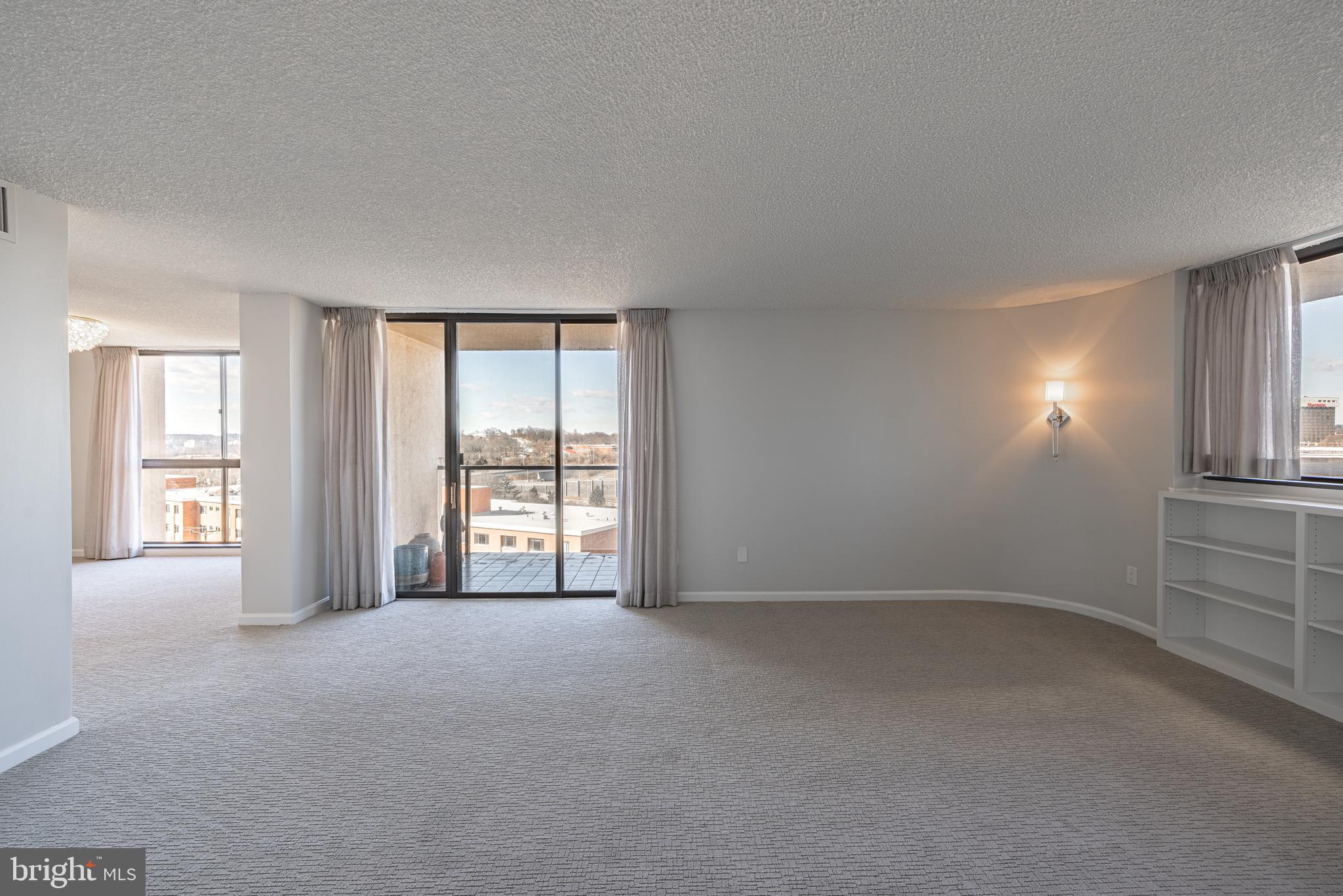 1101 South Arlington Ridge Road, Unit 801 Arlington, VA 22202 - Photo 11 of 57 Living Room 22x18
