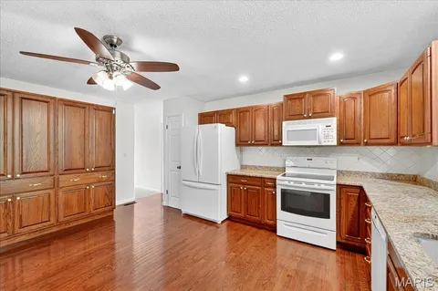 $395,000 | 2022 Baxter Road, Chesterfield, MO 63017