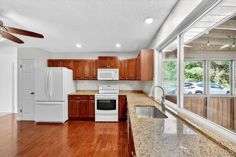 $395,000 | 2022 Baxter Road, Chesterfield, MO 63017