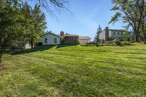 $395,000 | 2022 Baxter Road, Chesterfield, MO 63017