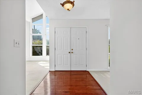 $395,000 | 2022 Baxter Road, Chesterfield, MO 63017