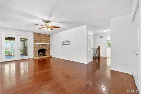 $395,000 | 2022 Baxter Road, Chesterfield, MO 63017