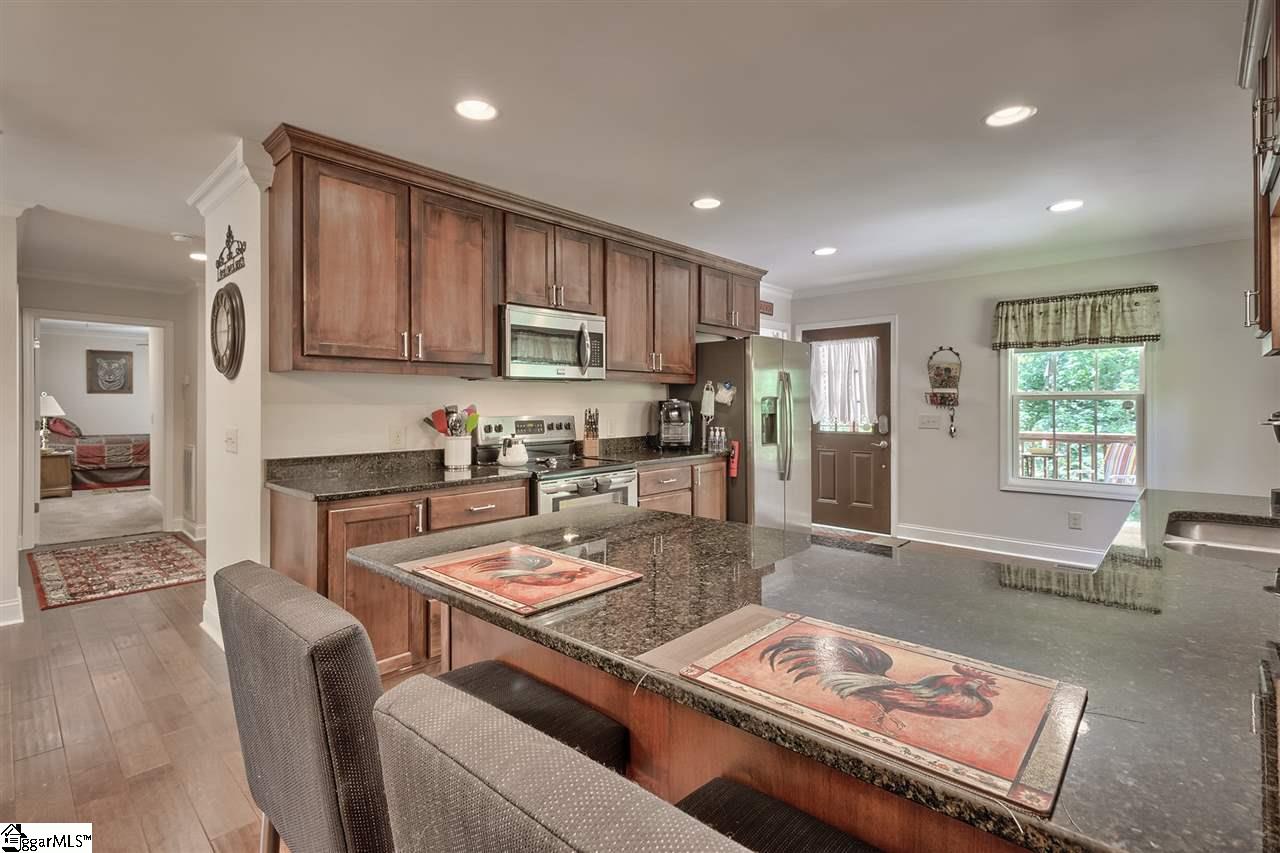 401 Newton Road Pickens, SC 29671 - Photo 11 of 34