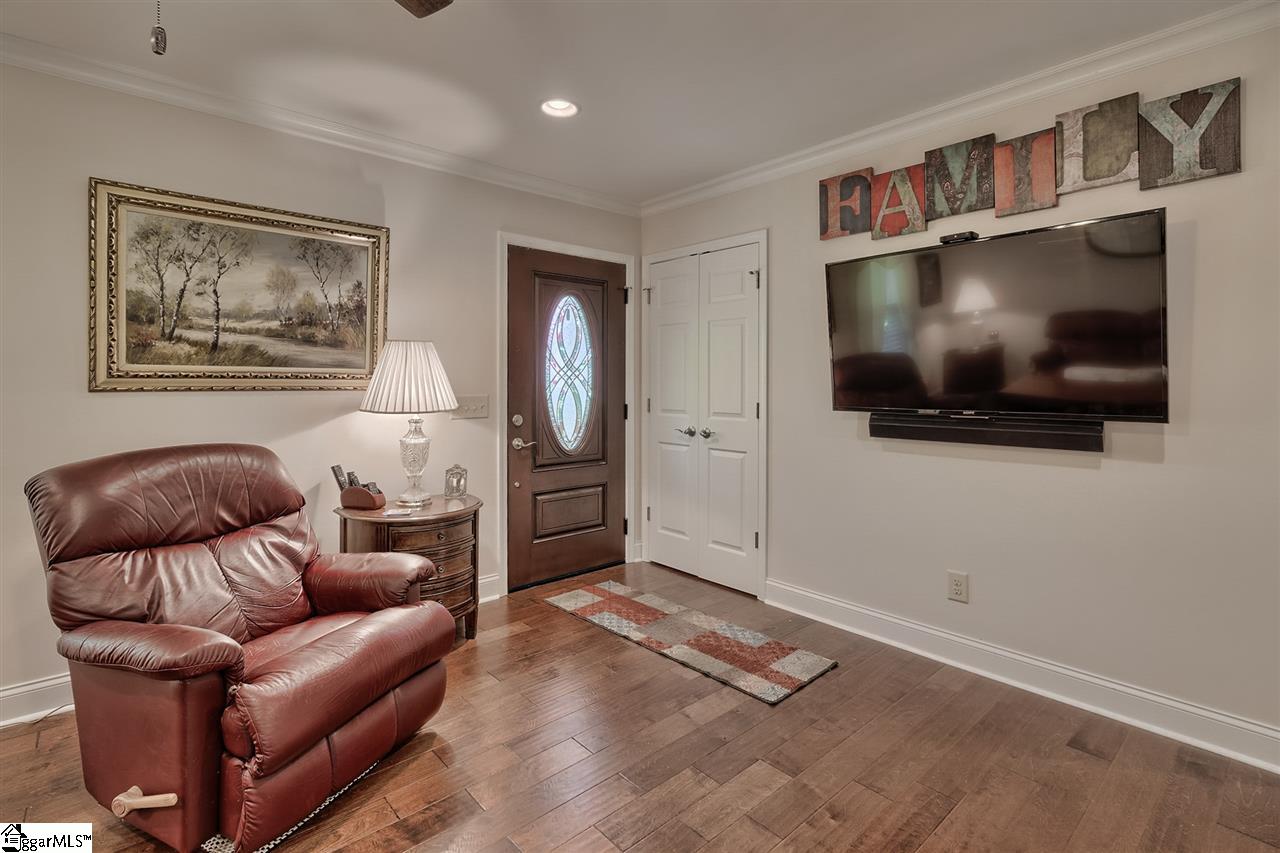 401 Newton Road Pickens, SC 29671 - Photo 6 of 34