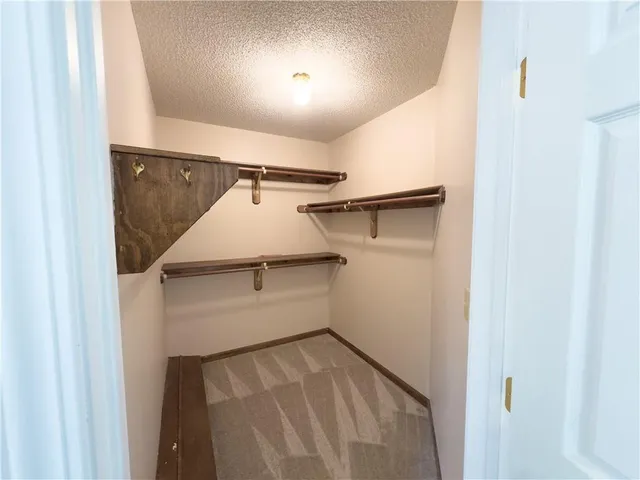 $348,700 | 11051 West 97th Circle, Overland Park, KS 66214