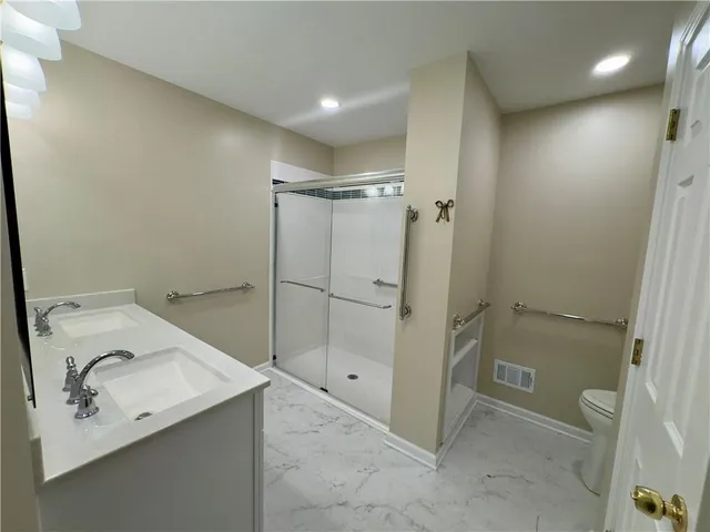 $348,700 | 11051 West 97th Circle, Overland Park, KS 66214