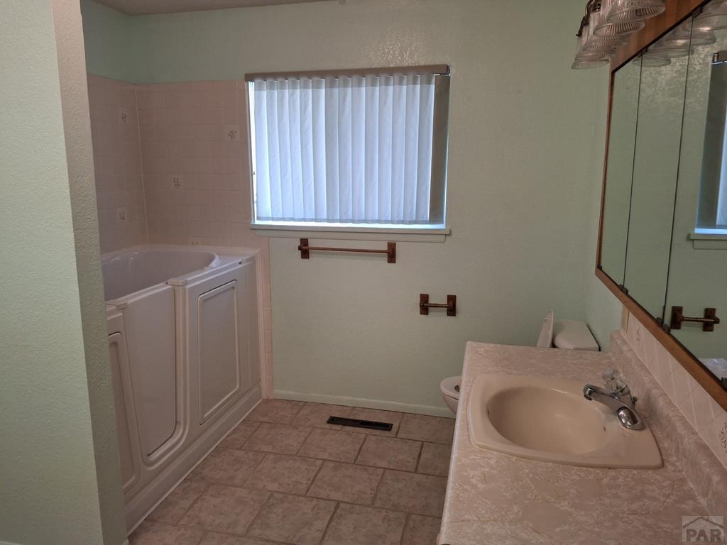 217 3rd Street Fowler, CO 81039 - Photo 9 of 41