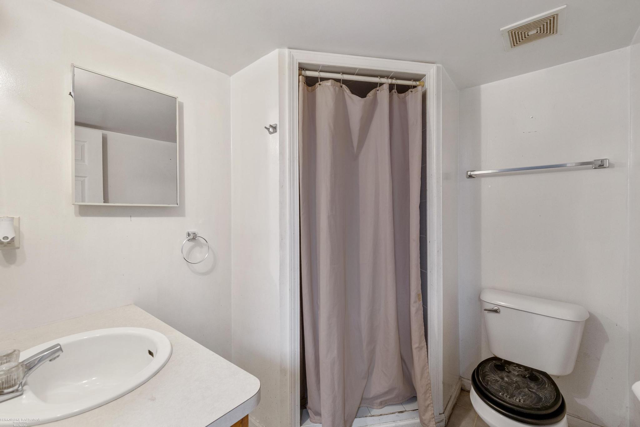 17609 21 Mile Road Macomb, MI 48044 - Photo 33 of 41 50190272-ba213d91-991e-4f10-8840-53f7c025d426.JPG