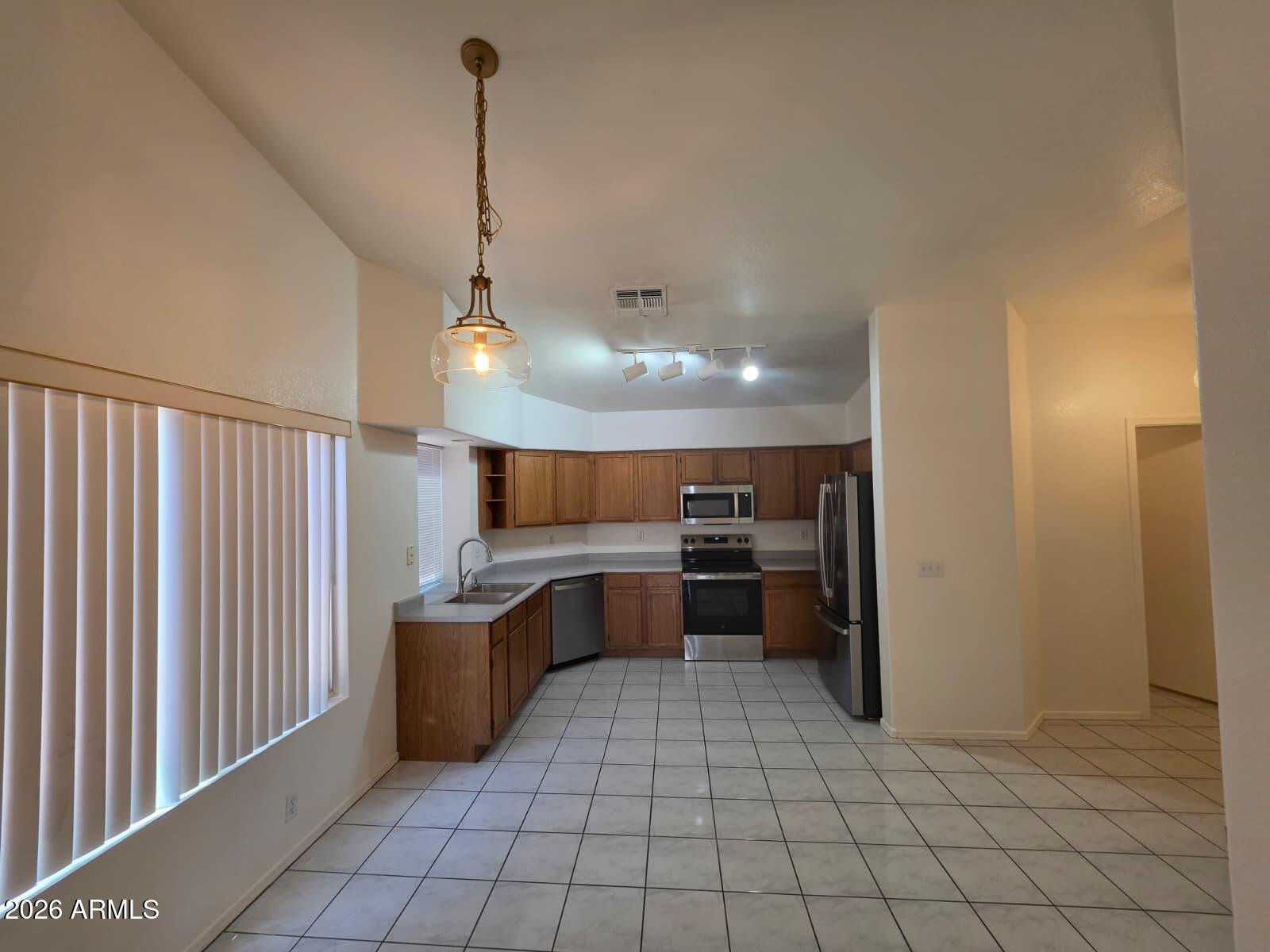 121 West Ivanhoe Street Gilbert, AZ 85233 - Photo 12 of 28