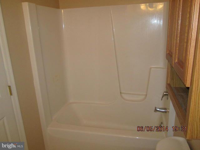 1101 Linwood Road Hagerstown, MD 21740 - Photo 11 of 28 Bath