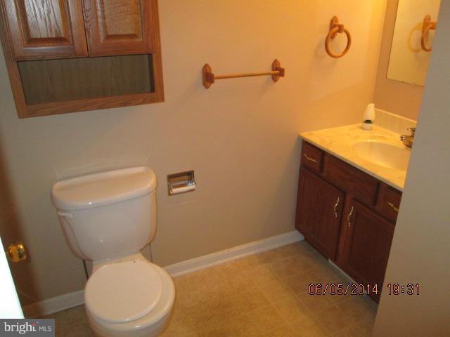 1101 Linwood Road Hagerstown, MD 21740 - Photo 10 of 28 Bath