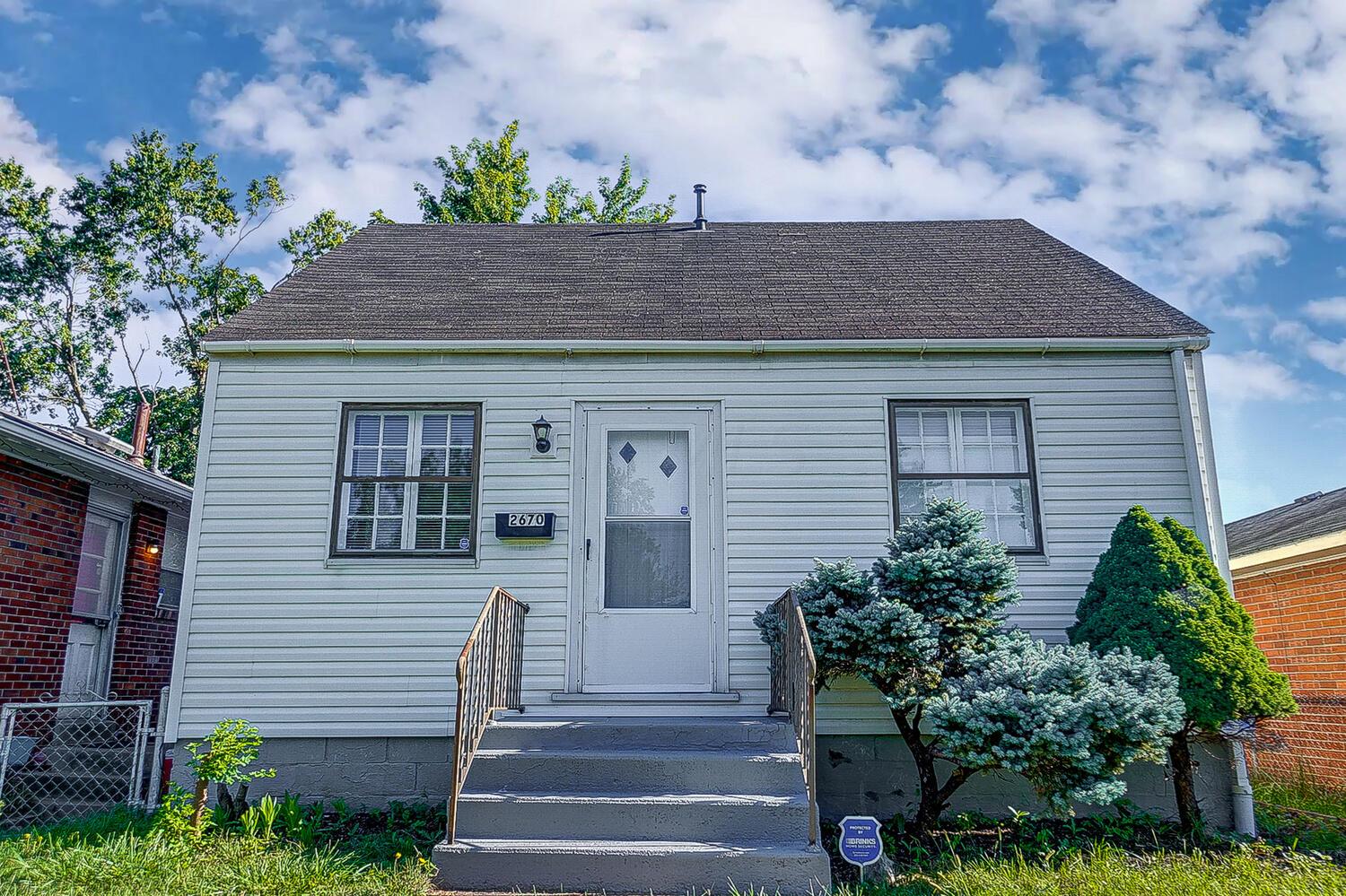2670 Eakin Road Columbus, OH 43204 - Photo 2 of 30 Gallery Image 2