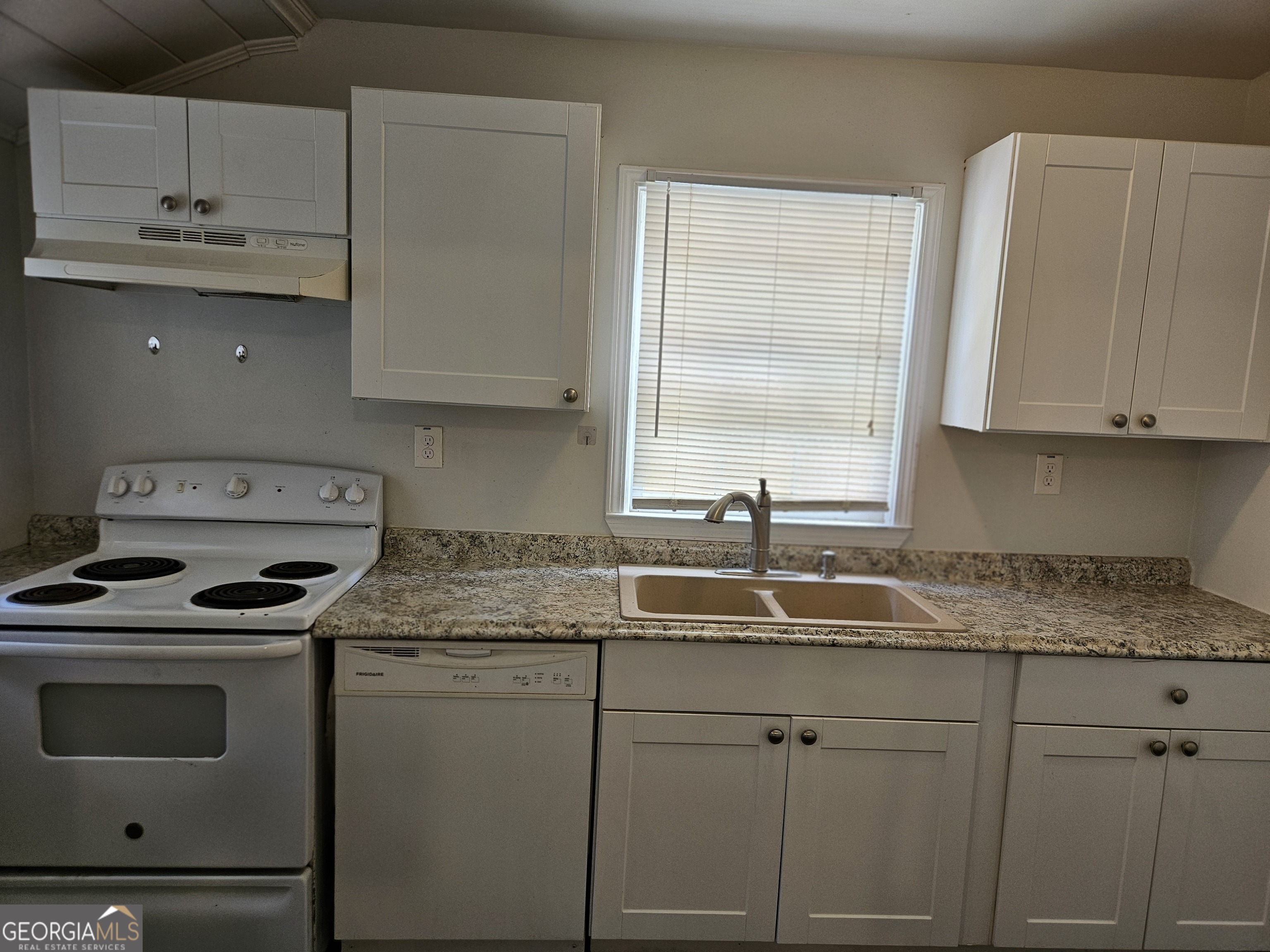 3453 Glen Road Decatur, GA 30032 - Photo 10 of 19