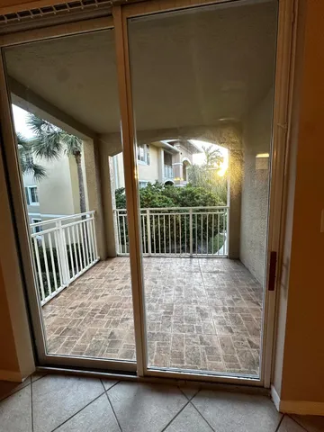 $2,150 | 6511 Emerald Dunes Drive, Unit 206, West Palm Beach, FL 33411