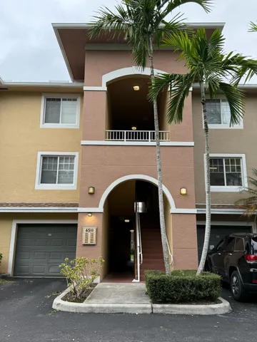 $2,150 | 6511 Emerald Dunes Drive, Unit 206, West Palm Beach, FL 33411