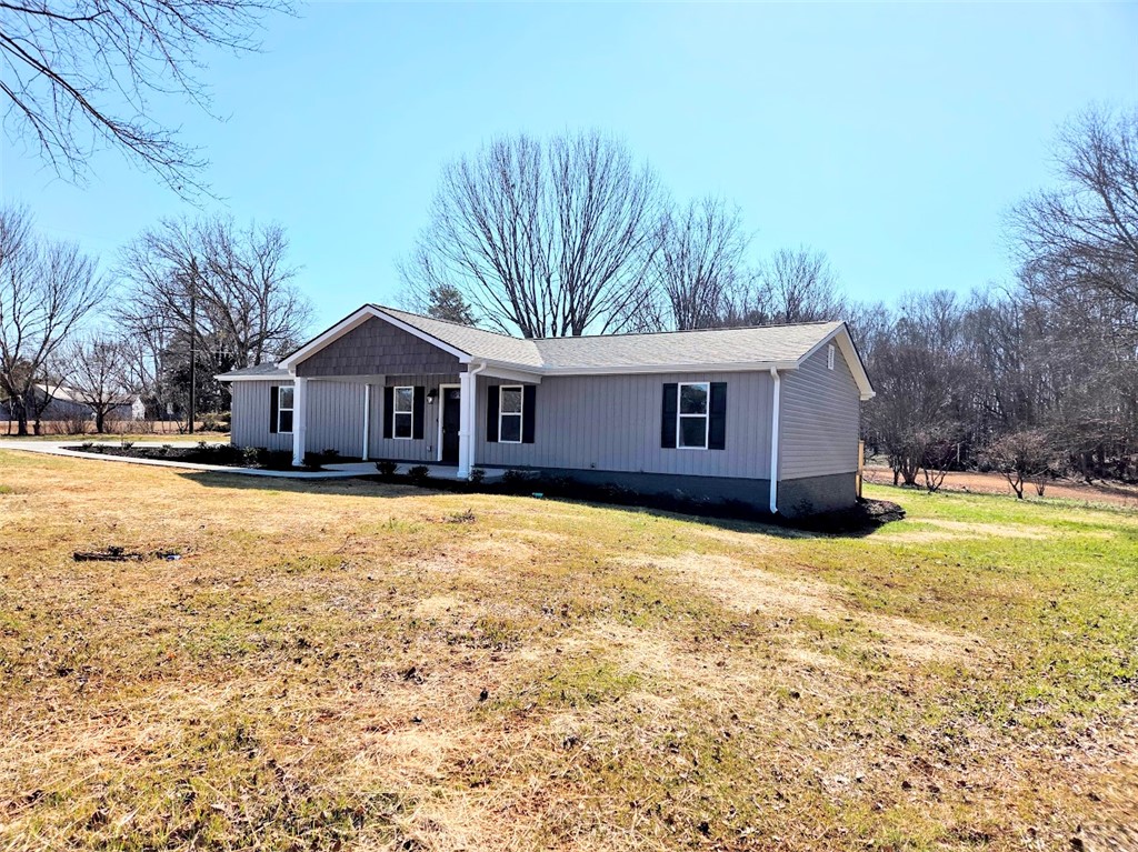 103 Blossom Branch Road Piedmont, SC 29673 - Photo 4 of 45