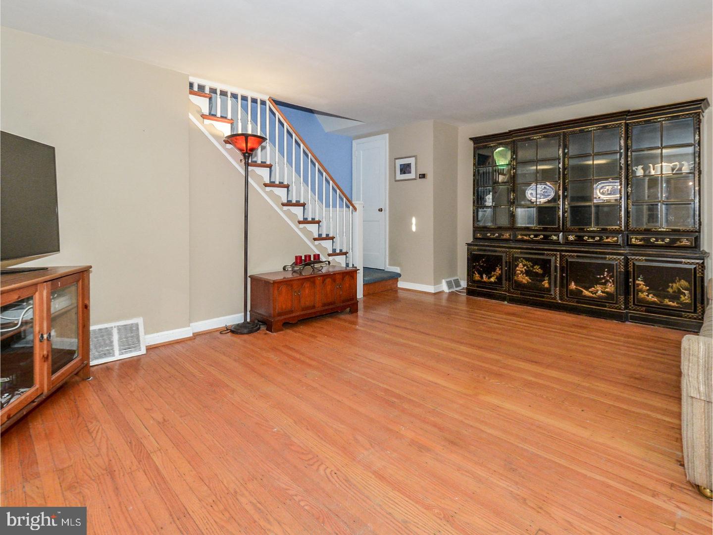 614 Sherman Road Springfield, PA 19064 - Photo 4 of 17 Living Room