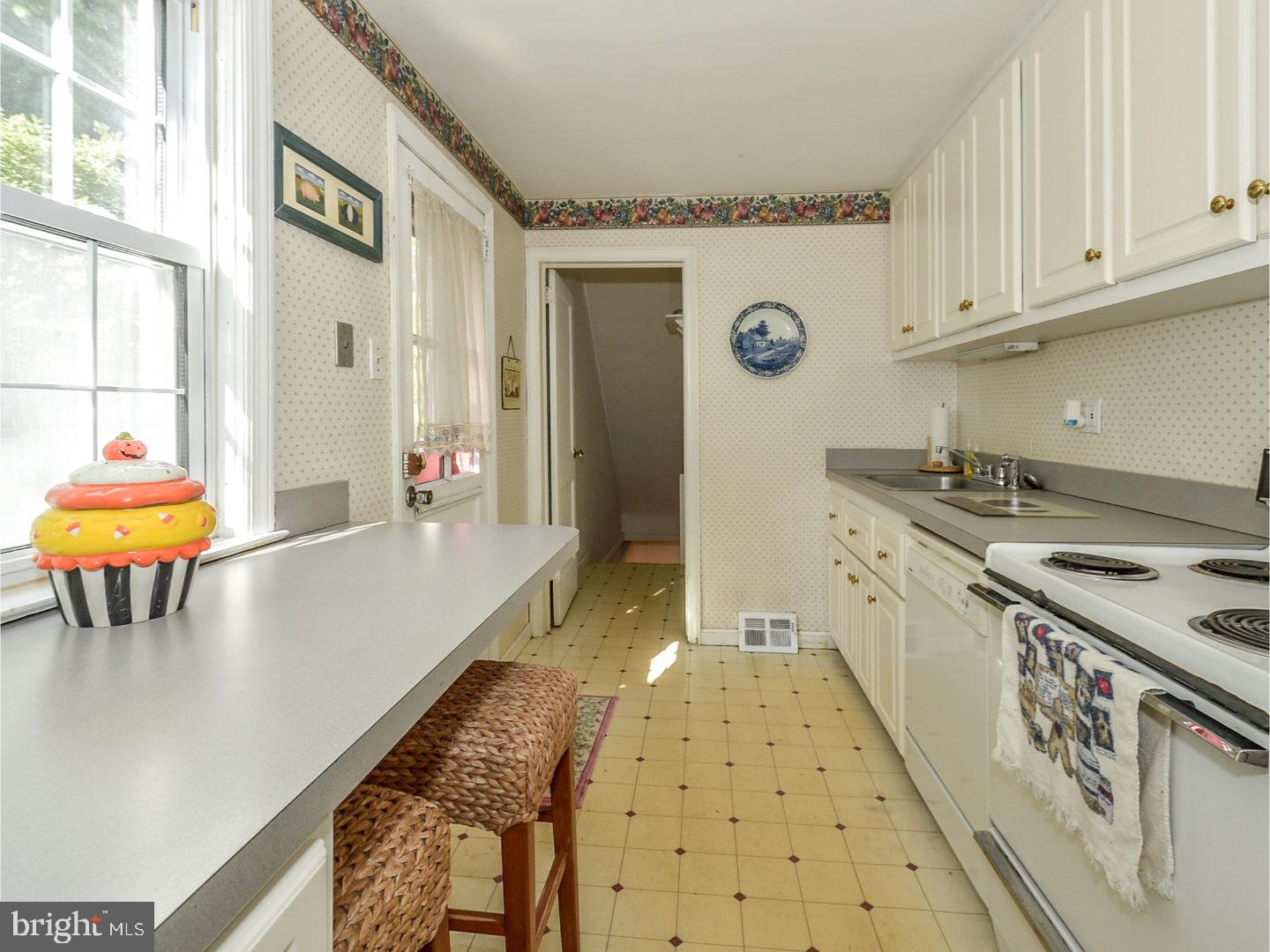 614 Sherman Road Springfield, PA 19064 - Photo 8 of 17 Kitchen