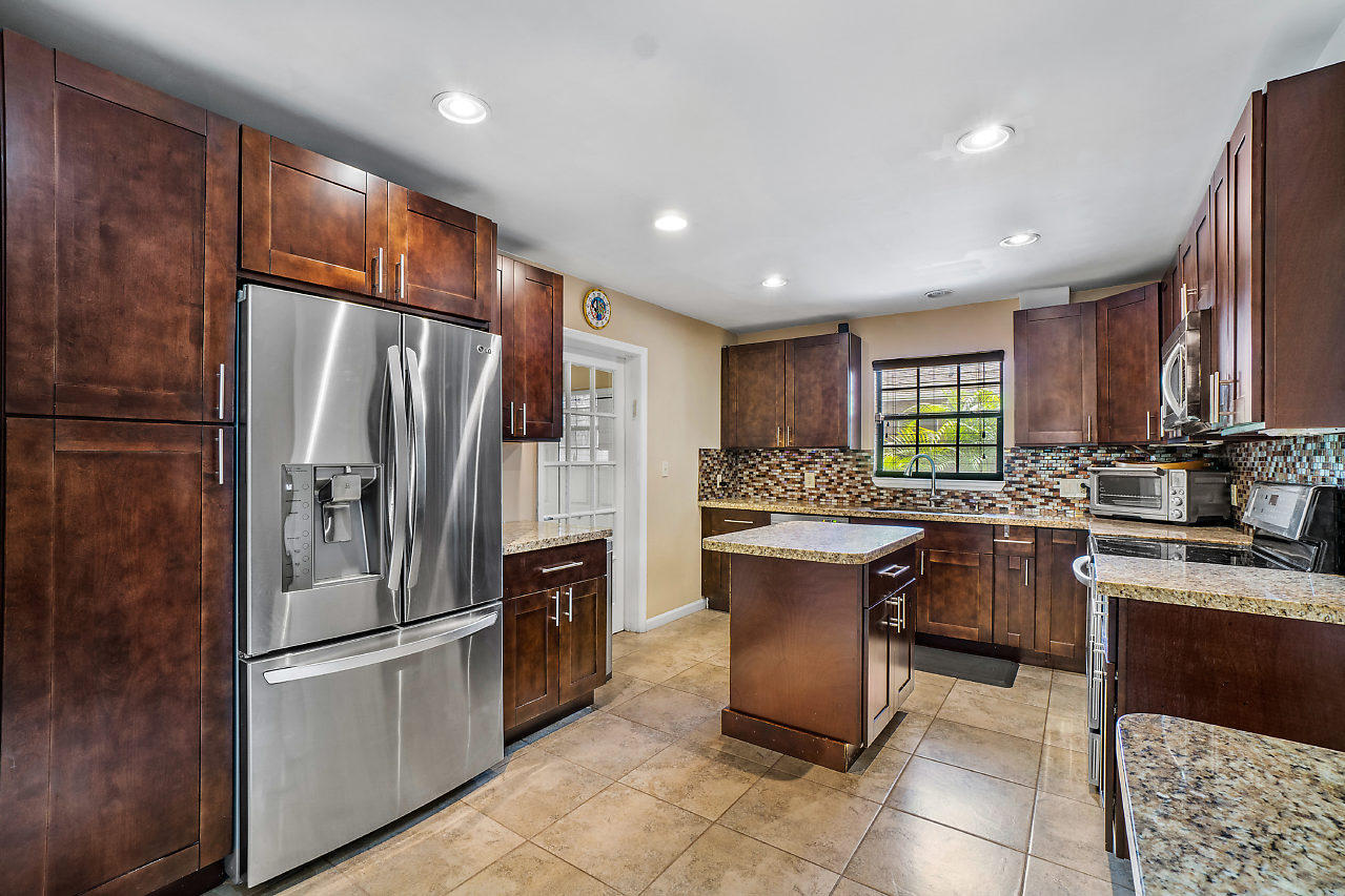 5087 Madison Road Delray Beach, FL 33484 - Photo 16 of 32 016-5087MadisonRd-DelrayBeach-FL-small
