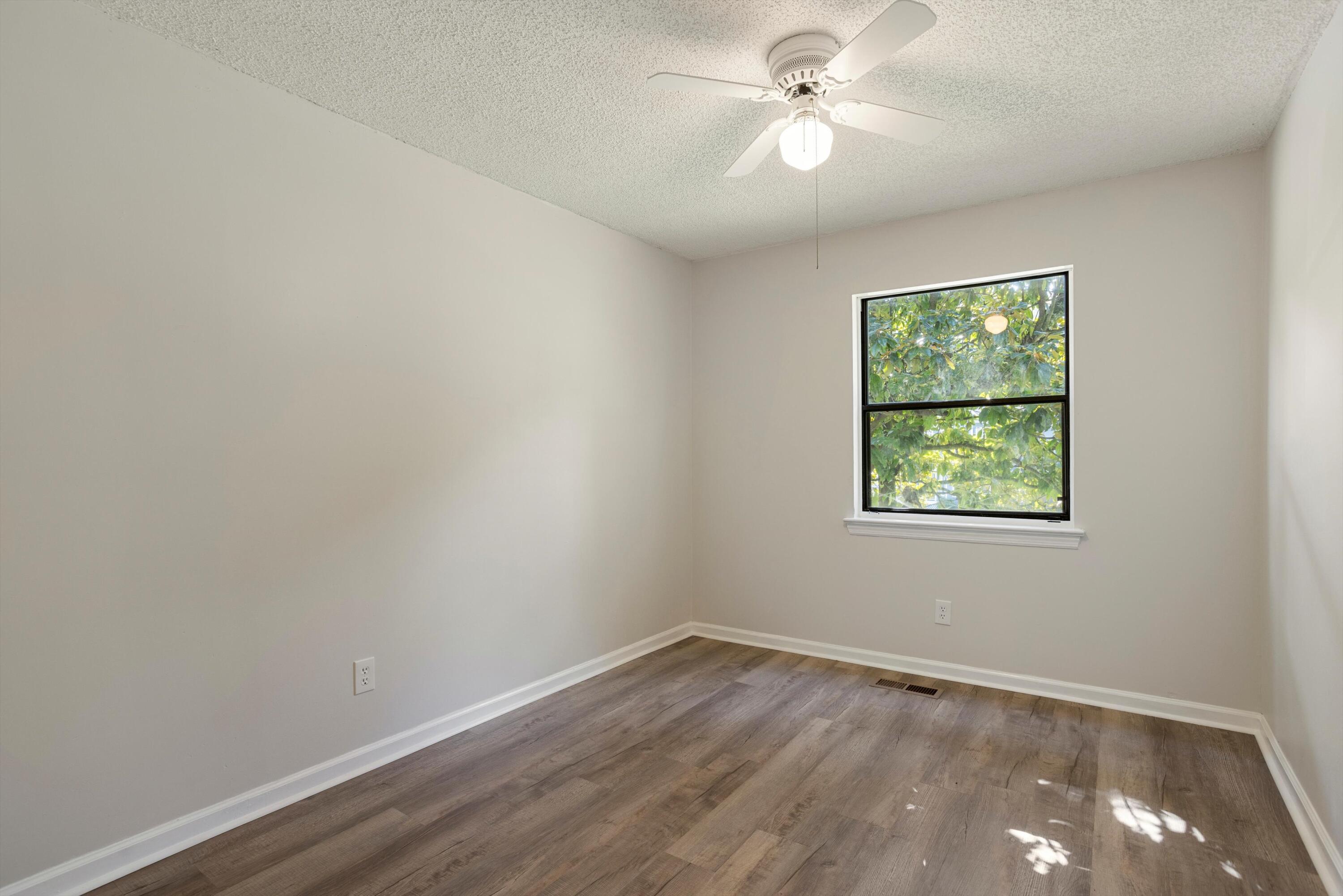 950 Lower Mill Road Hixson, TN 37343 - Photo 13 of 22 17-2M6A0064