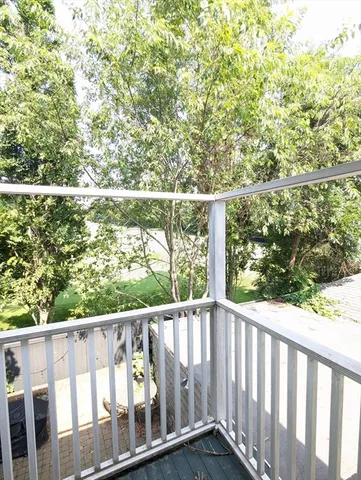 $3,800 | 17 Commonwealth Road, Unit 2, Watertown, MA 02472