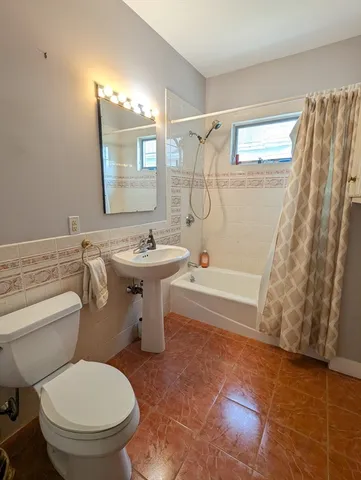 $3,800 | 17 Commonwealth Road, Unit 2, Watertown, MA 02472