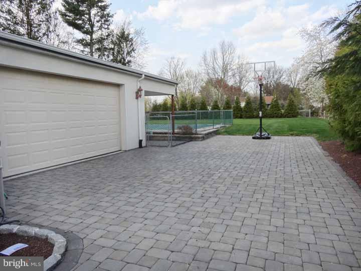 21 Harriet Road Churchville, PA 18966 - Photo 20 of 23 Side Yard