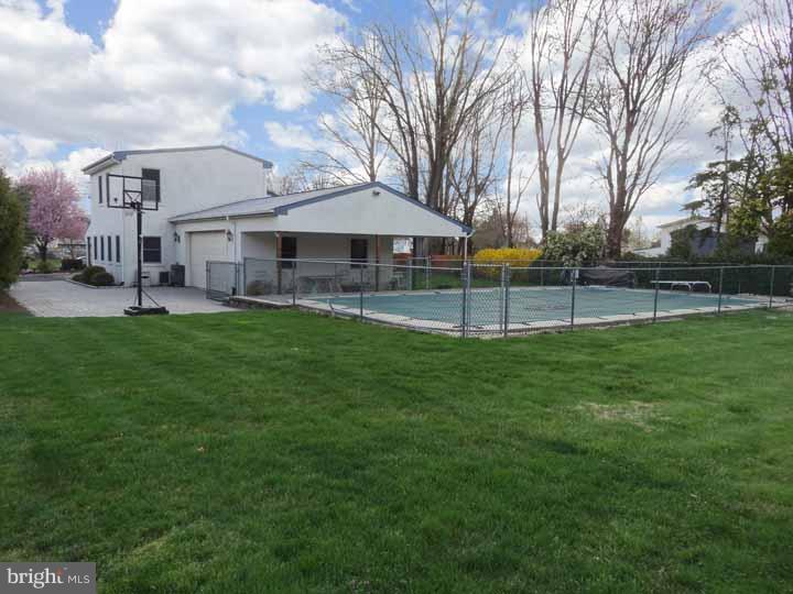 21 Harriet Road Churchville, PA 18966 - Photo 21 of 23 Back Yard
