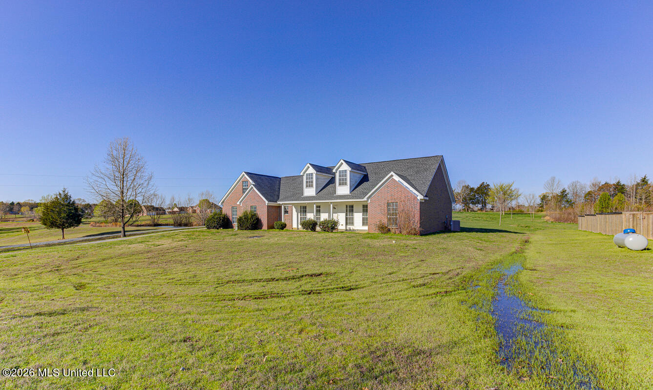 1495 North Red Banks Road Red Banks, MS 38661 - Photo 3 of 23 IMG_9047_48_49_50_51