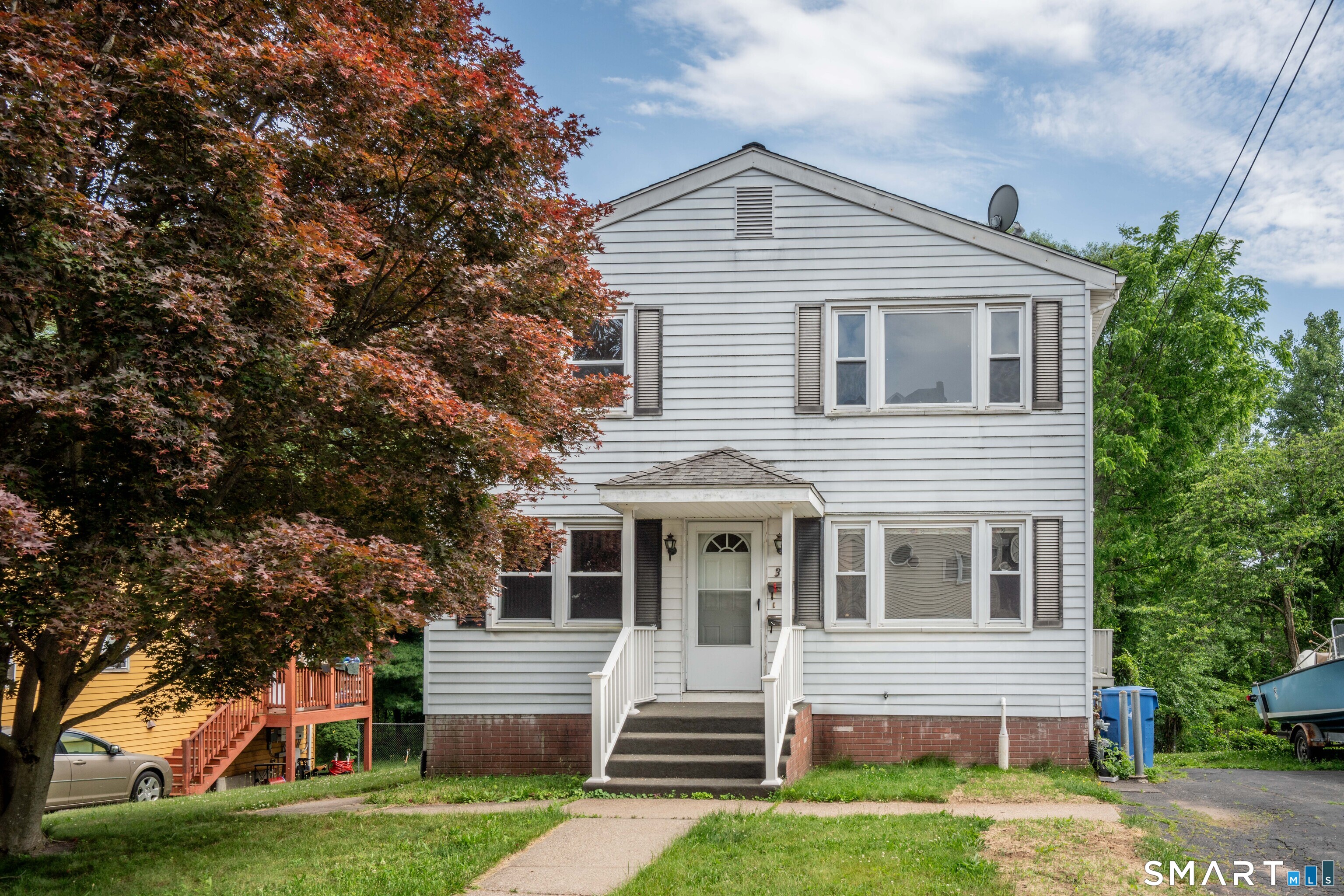 37 Rutherford Street New Britain, CT 06051 - Photo 2 of 24