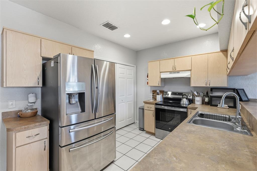 5940 Meadowlane Street New Port Richey, FL 34652 - Photo 14 of 28