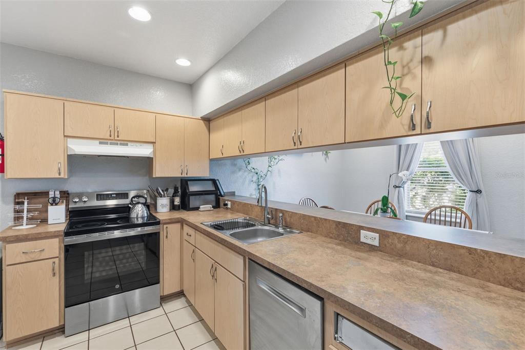 5940 Meadowlane Street New Port Richey, FL 34652 - Photo 15 of 28