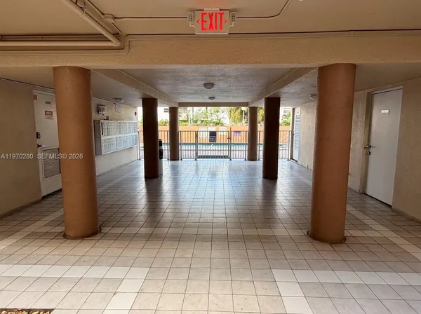a view of a yard with a house