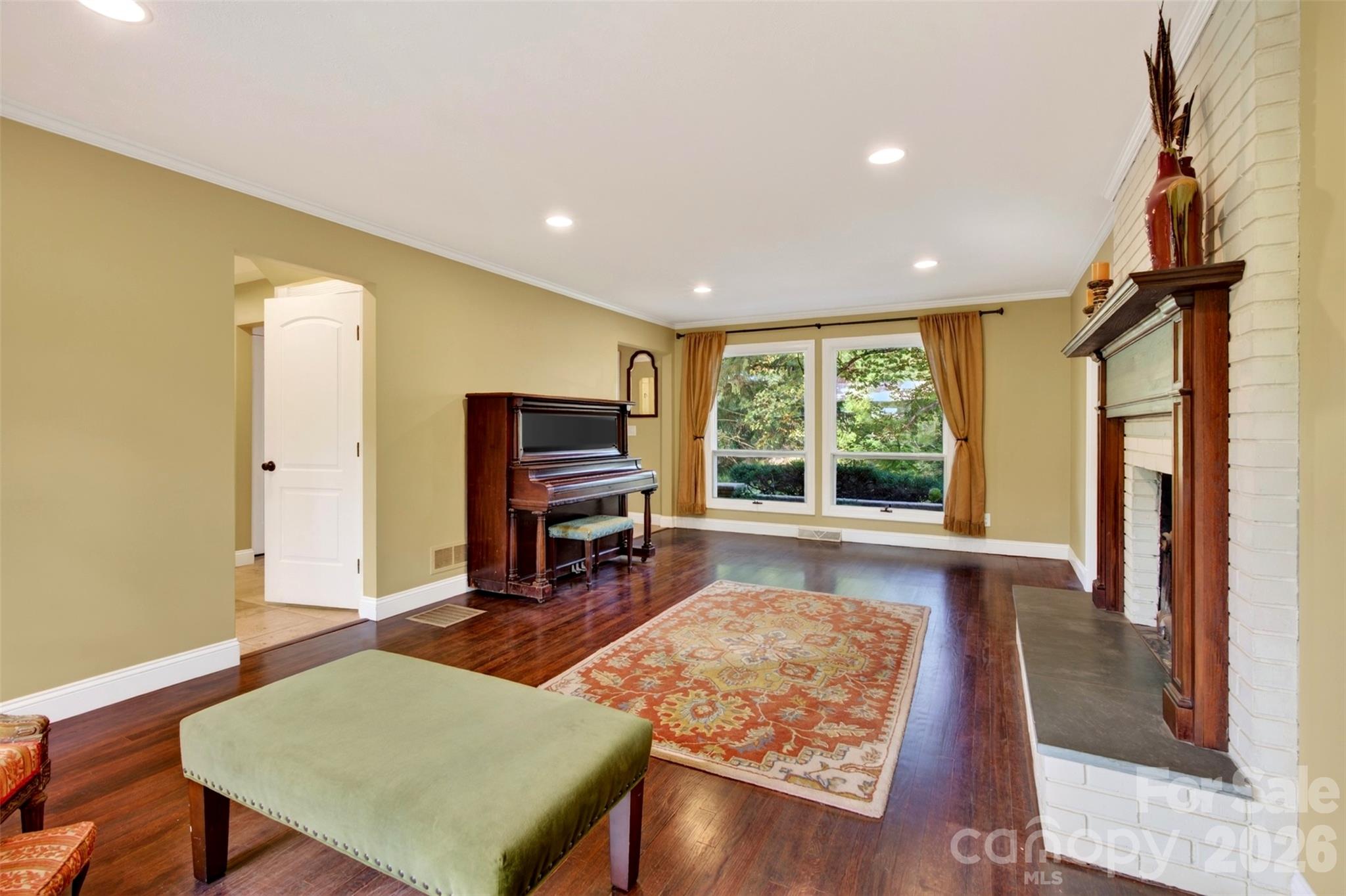 14 Willow Road Asheville, NC 28804 - Photo 4 of 39 Gallery Image 4