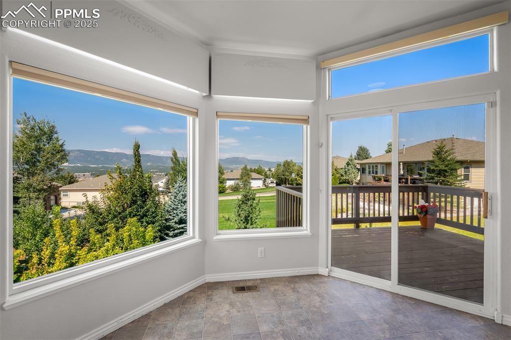 12336 Stanley Canyon Road Colorado Springs, CO 80921 - Photo 16 of 50 Eat in Kitchen area/dining